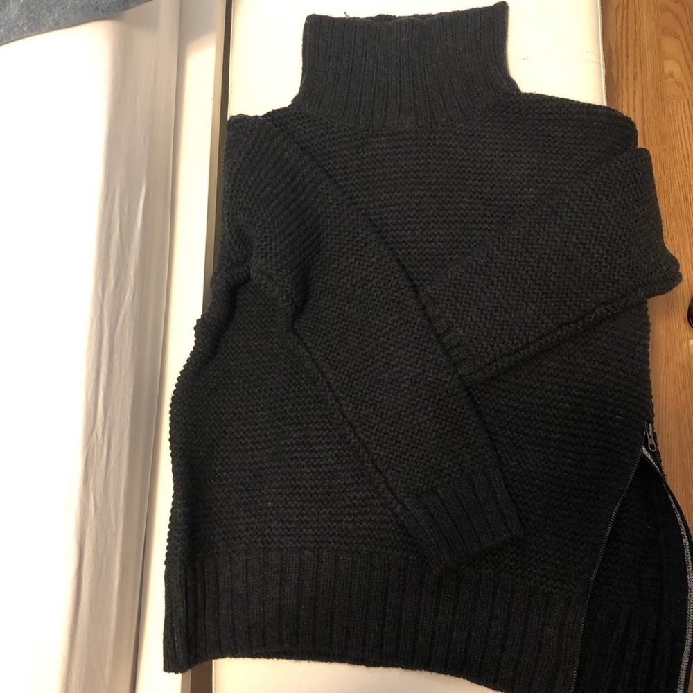 Lululemon turtleneck sweater